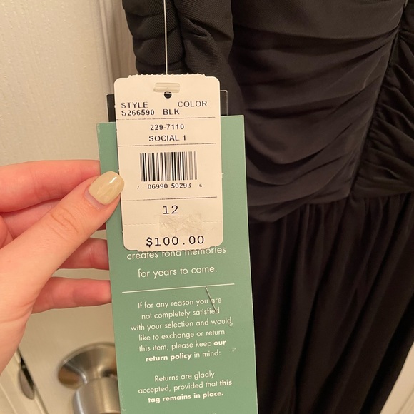 NWT Black Gown - Picture 5 of 5